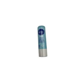 NIVEA A Kiss of Mint & Minerals Refreshing Lip Care Balm